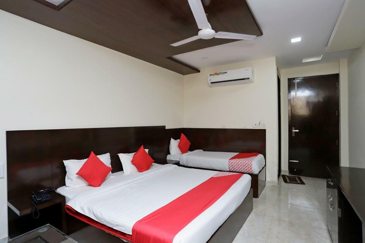 Oyo 39595 Hotel Ray Ban Kankhal Exterior foto