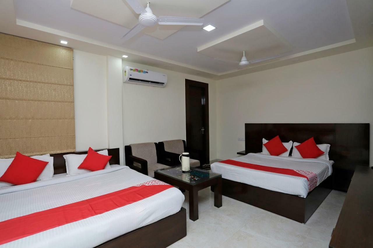 Oyo 39595 Hotel Ray Ban Kankhal Exterior foto